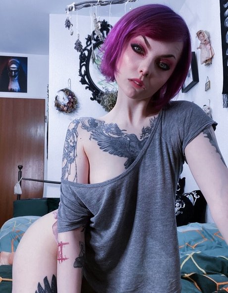 FaerieBlossom model erotic photo