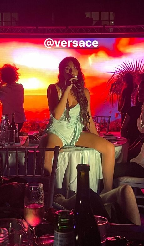 Lourdes Leon model top photos