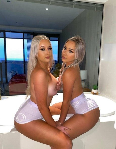 Saffron rk xxx pornstar picture