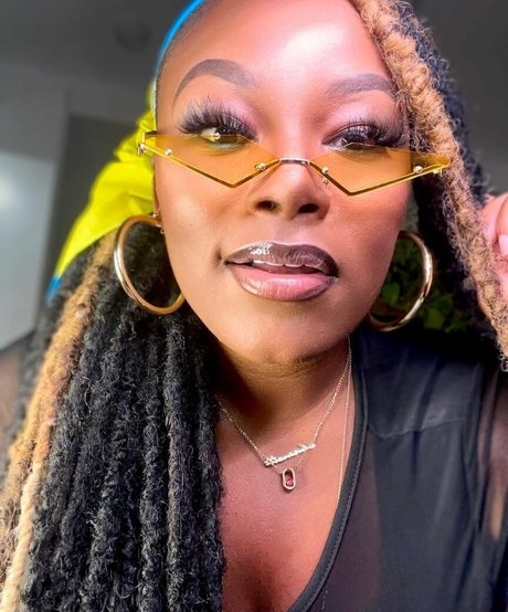 msolurin pornstar adult pics