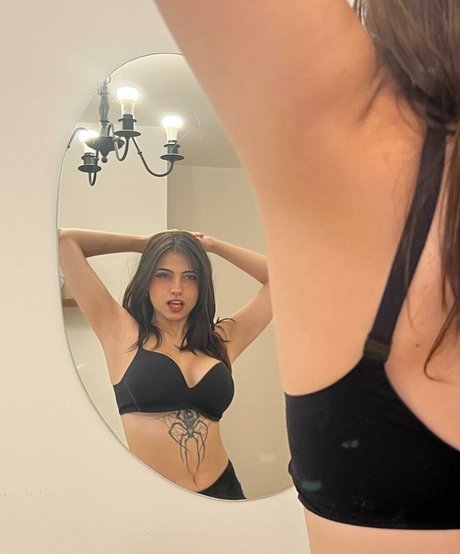 iaaras2 model pretty pic