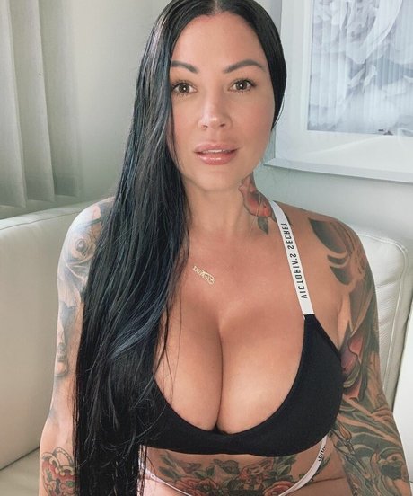 Teresa Bond hot star galleries