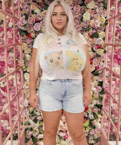 amateur lesbian onlyfans nudes image