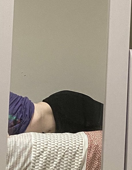 spreading onlyfans pretty photo