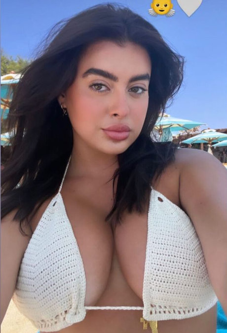 Kalani Hilliker pretty pornstar photos