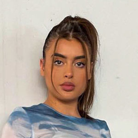 Kalani Hilliker naked model galleries