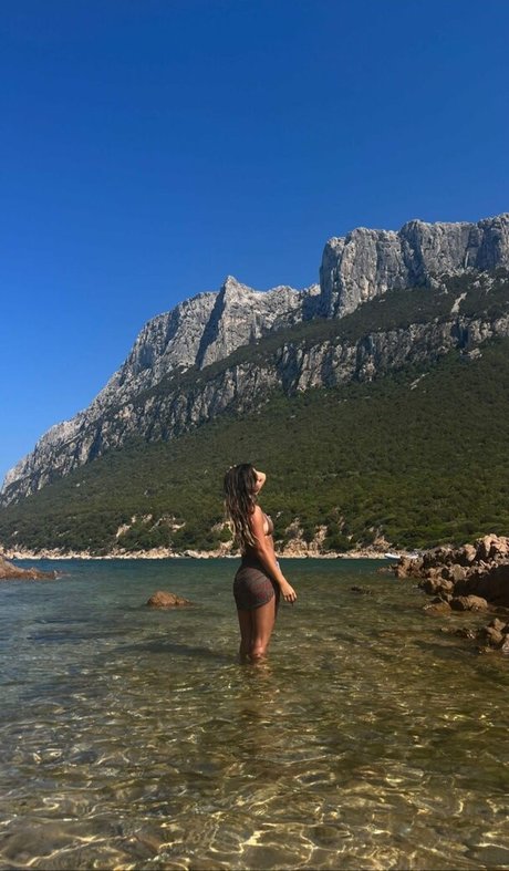 Isabela Merced perfect model gallery