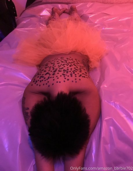 amazon leee model exclusive pics