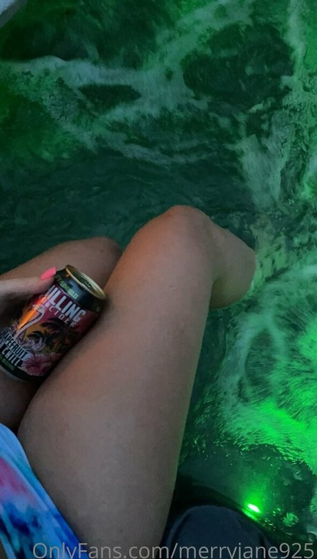 merryjane925 naked star image