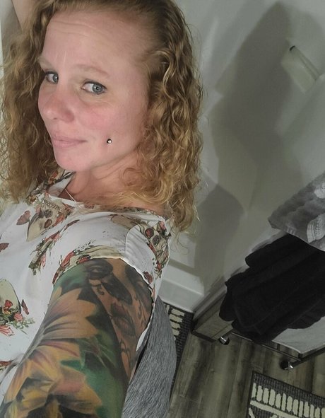 bigbootymandyj1981 sexy actress pic