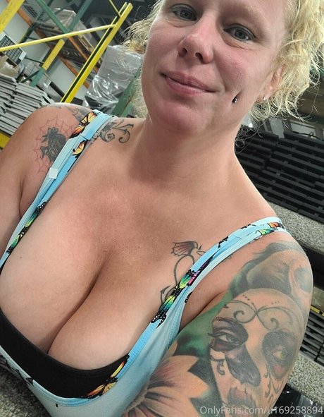 bigbootymandyj1981 model nice pic