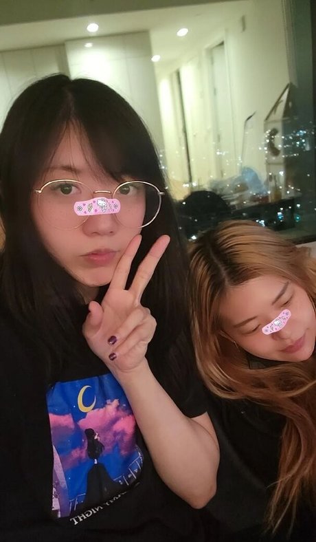 LilyPichu pretty model images
