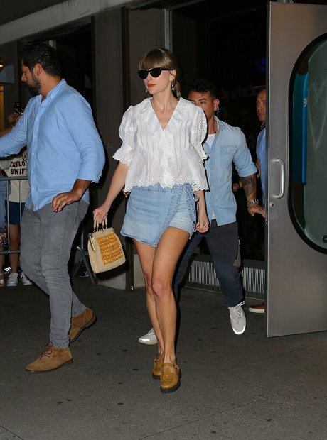 Taylor Swift high quality model pics