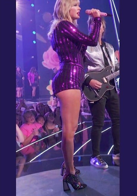 Taylor Swift pornstar naked photo