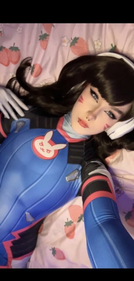 sylvieexo nude pornstar pic