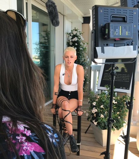 Kristen Stewart free pornstar photos