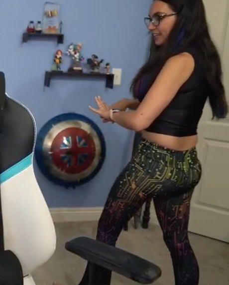 Trisha Hershberger art model gallery