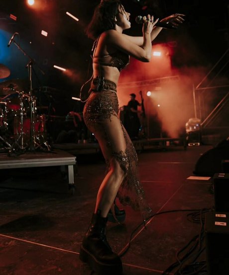 Apostoleanu hot model photos