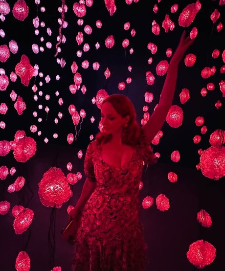 Christina Hendricks model art photos