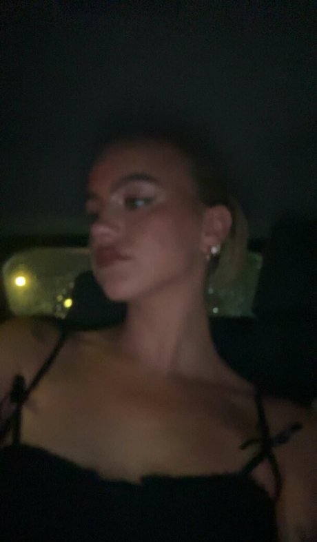 Emma Brooks erotic star image