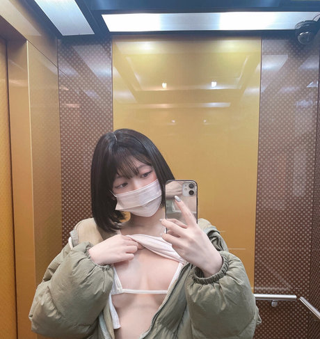 yudiii erotic actress picture