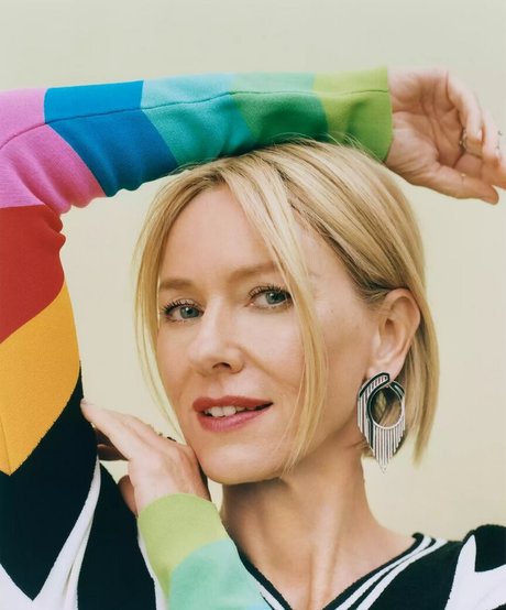 Naomi Watts star beautiful images