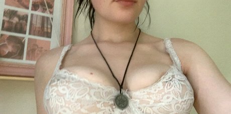 thehighpreistess nice actress pictures