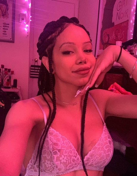 ms jade26 sexy star picture