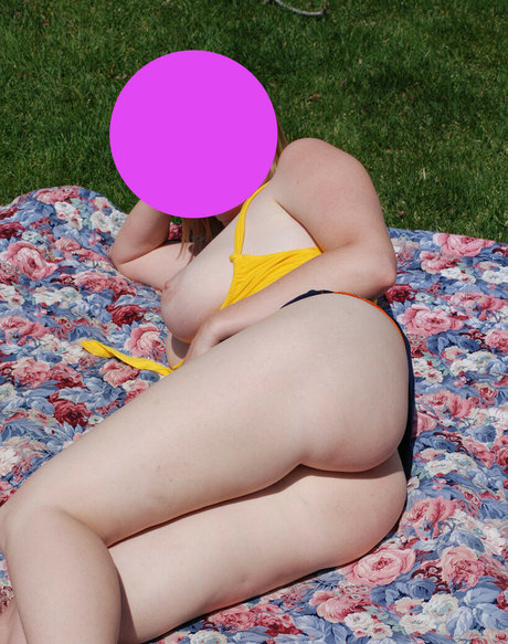 Cameron Skye model top picture