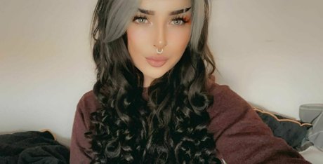 edenivyxo adult model pics