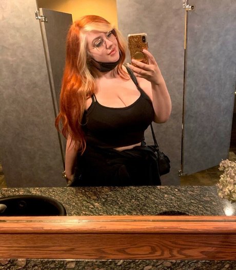 spreading onlyfans art naked photos