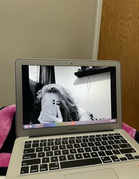 Babymegie model sexy pics