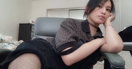 deathlooming porn model photos