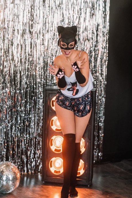 Ann Shakhovskaya model adult picture