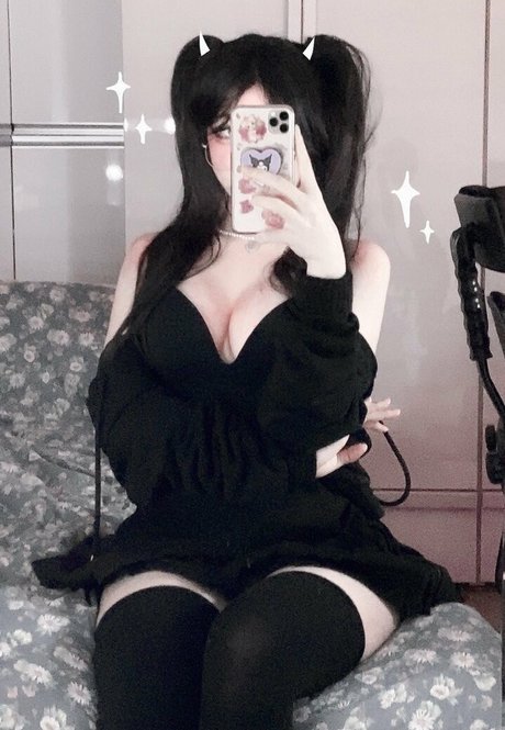 strip nude onlyfans erotic photos