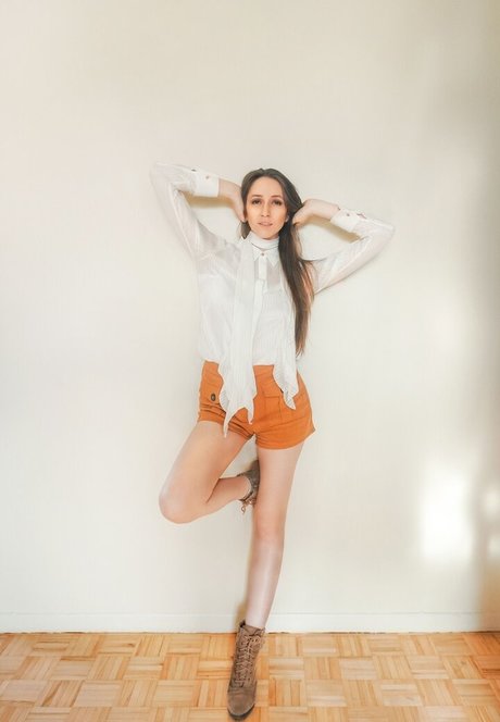 CrystAAHHL pornographic model pic