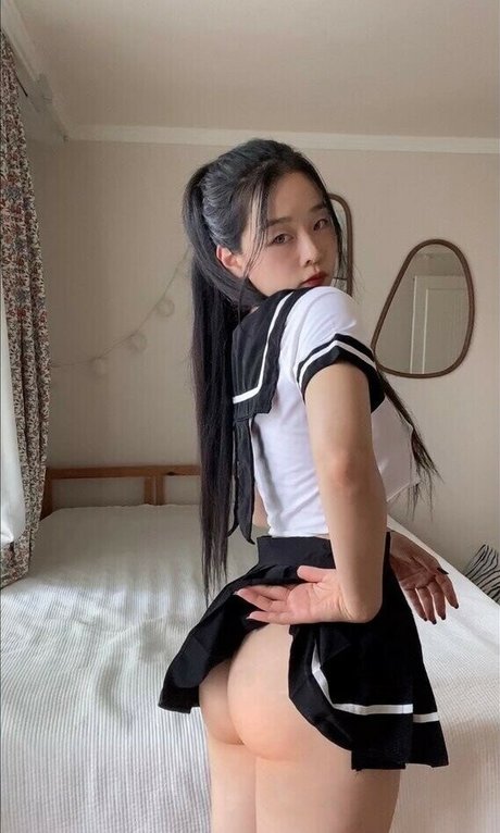 Ninibae nude actress photo