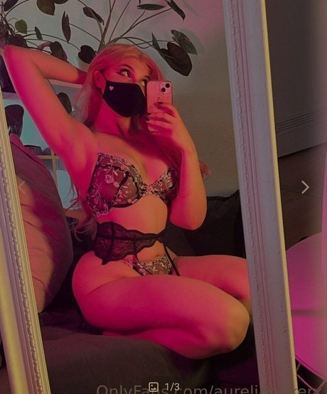 Aurelia Baker star beautiful images