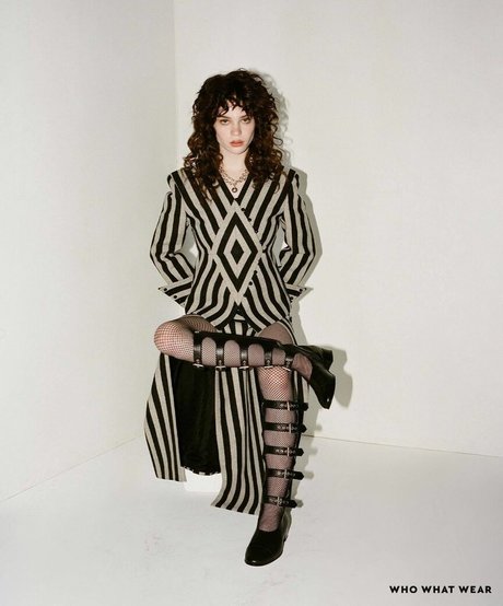 Sophie Thatcher erotic model pictures