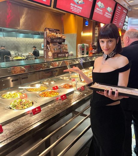 Maria Zardoya nice model photo