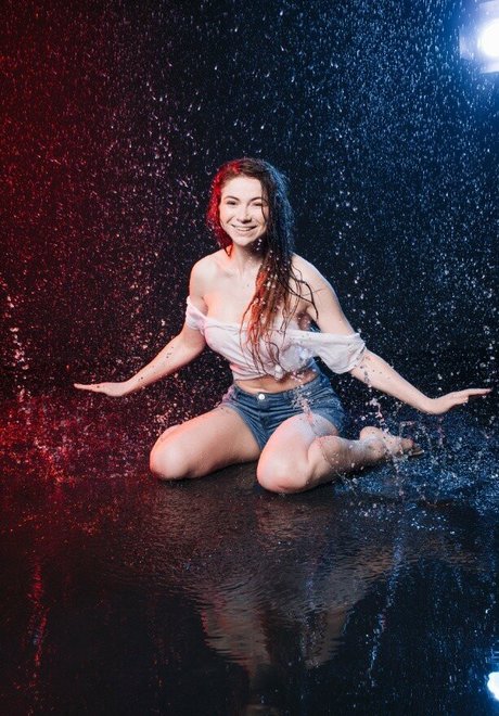 Nancy Novikova model hot img