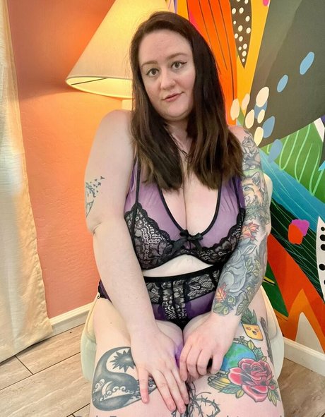 naughtynyxiefree model porn images