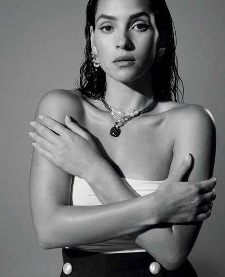 Adria Arjona top model photos