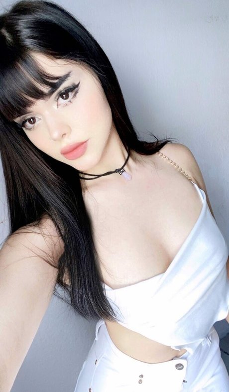 Chxrryxblossom pretty model image