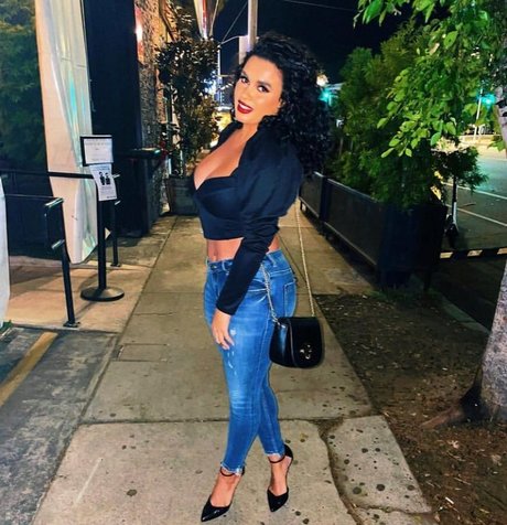 Joy Taylor high quality star image