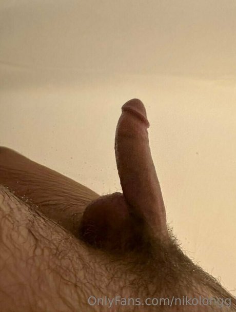 nikolongg star naked images
