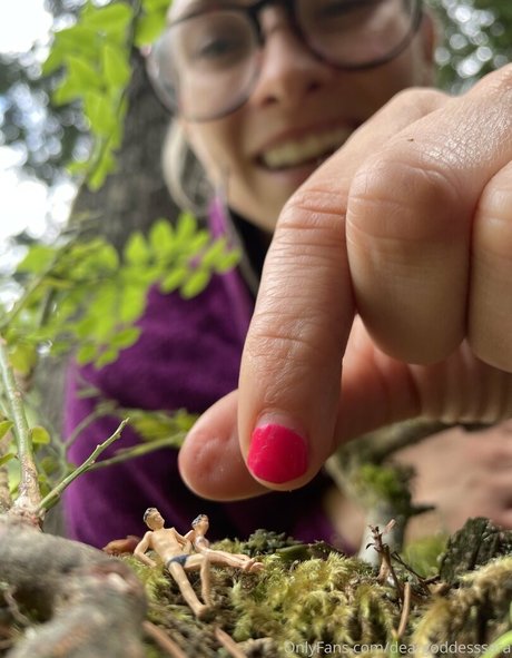 deargoddesssara beautiful actress pic