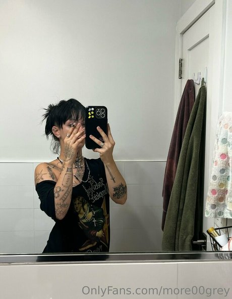 more00grey model pretty picture