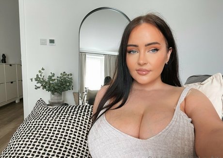 Evelynwhite pornstar beautiful picture