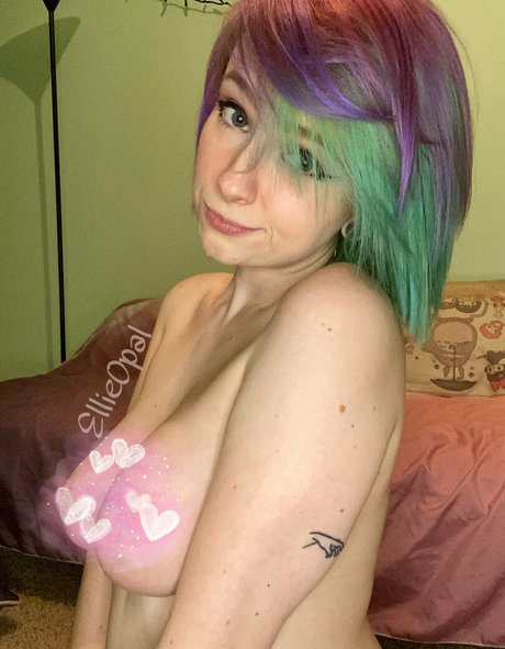 ellieopalfree nude actress pic